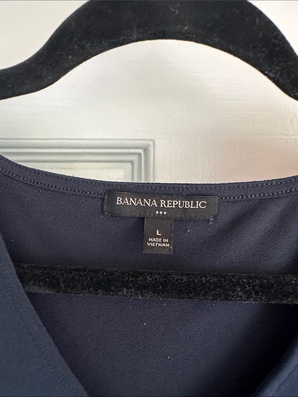 Banana Republic Navy V-Neck Short Sleeve Top - Picture 2 of 3